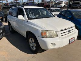 2005 TOYOTA HIGHLANDER BASE