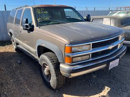 1998 CHEVROLET SUBURBAN 2500 BASE