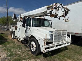 2005 INTERNATIONAL  4300 SBA 4X2 