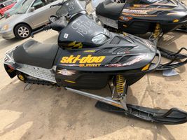  SKIDOO SNOWMOBILE 