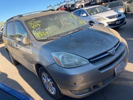 2005 TOYOTA SIENNA LIMITED