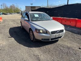 2005 VOLVO V50 T5