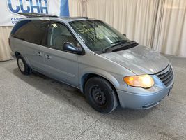 2005 CHRYSLER TOWN & COUNTRY LX
