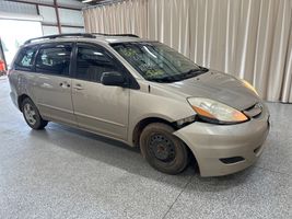 2007 TOYOTA SIENNA CE