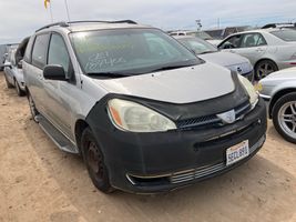 2004 TOYOTA SIENNA CE