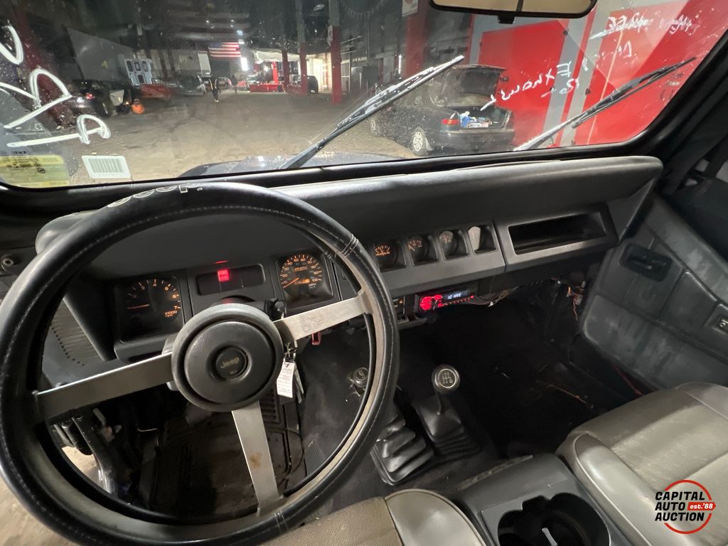 1995 JEEP WRANGLER 10