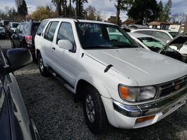 1999 NISSAN PATHFINDER LE
