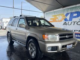 2002 NISSAN PATHFINDER LE