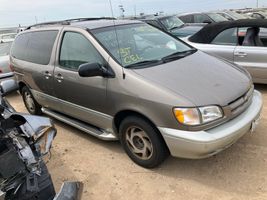 1999 TOYOTA SIENNA LE