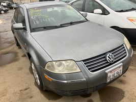 2003 VOLKSWAGEN PASSAT GLS