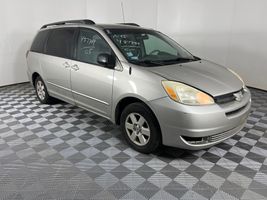 2005 TOYOTA SIENNA CE
