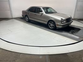 1997 MERCEDES-BENZ E CLASS E320