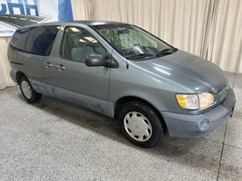2000 TOYOTA SIENNA CE