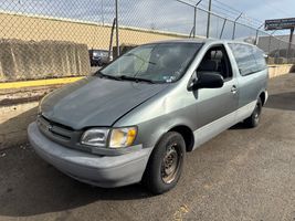 2000 TOYOTA SIENNA CE