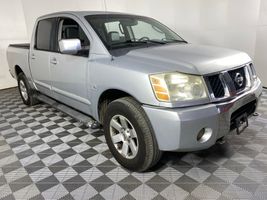 2004 NISSAN TITAN LE