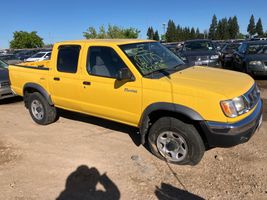 2000 NISSAN FRONTIER SE