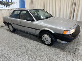 1989 TOYOTA CAMRY DLX