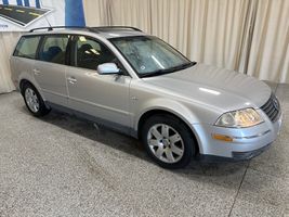 2001 VOLKSWAGEN NEW PASSAT GLX - 2001.5