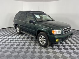 2002 NISSAN PATHFINDER SE