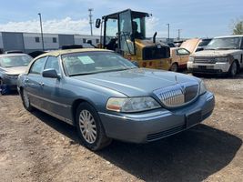 2004 LINCOLN TOWN CAR SIGNATURE