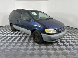 2003 TOYOTA SIENNA CE