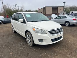 2011 VOLKSWAGEN ROUTAN 