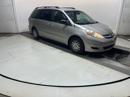 2010 TOYOTA SIENNA CE