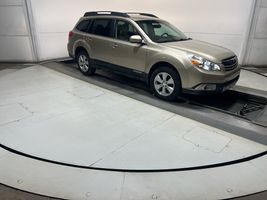 2010 SUBARU OUTBACK LIMITED