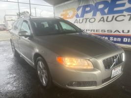 2008 VOLVO V70 