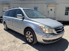2007 HYUNDAI ENTOURAGE GLS