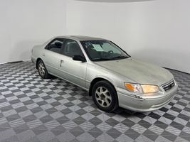 2000 TOYOTA CAMRY LE