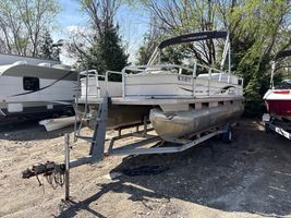 2005 SUNTRACKER PONTOON 