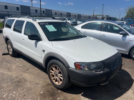 2004 VOLVO XC70 