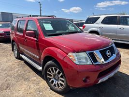 2010 NISSAN PATHFINDER LE