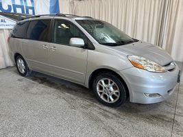 2006 TOYOTA SIENNA LIMITED