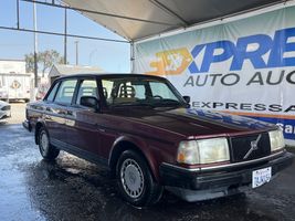 1992 VOLVO 240 BASE