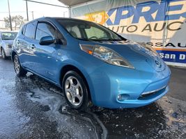 2011 NISSAN LEAF