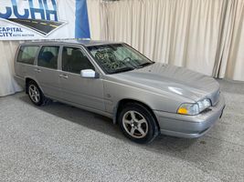 1999 VOLVO V70 BASE
