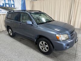2005 TOYOTA HIGHLANDER BASE