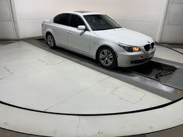 2009 BMW 5-SERIES 528I