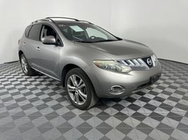 2010 NISSAN MURANO LE
