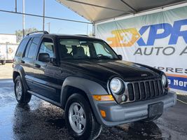2005 JEEP LIBERTY SPORT