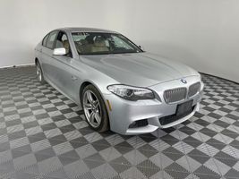 2011 BMW 5-SERIES 550I