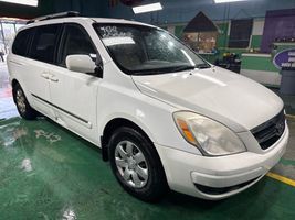 2008 HYUNDAI ENTOURAGE