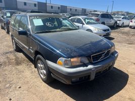1999 VOLVO V70 XC