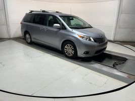2012 TOYOTA SIENNA XLE-8PASSENGER
