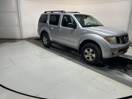 2005 NISSAN PATHFINDER LE