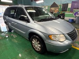 2005 CHRYSLER TOWN & COUNTRY