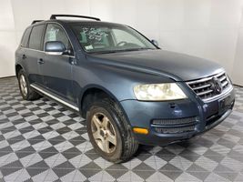 2004 VOLKSWAGEN TOUAREG 