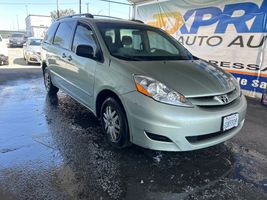 2007 TOYOTA SIENNA CE